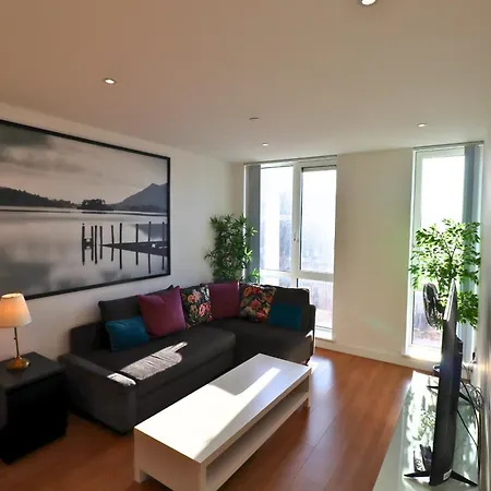 Bracknell Rwh Beautiful Two Bedroom Apartment Exterior photo