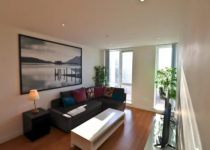 Bracknell Rwh Beautiful Two Bedroom Apartment