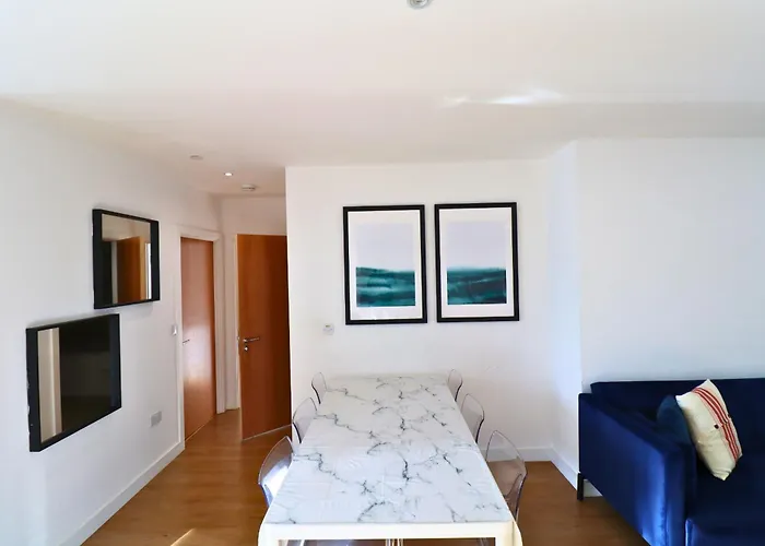 Bracknell Rwh Beautiful Two Bedroom Apartment