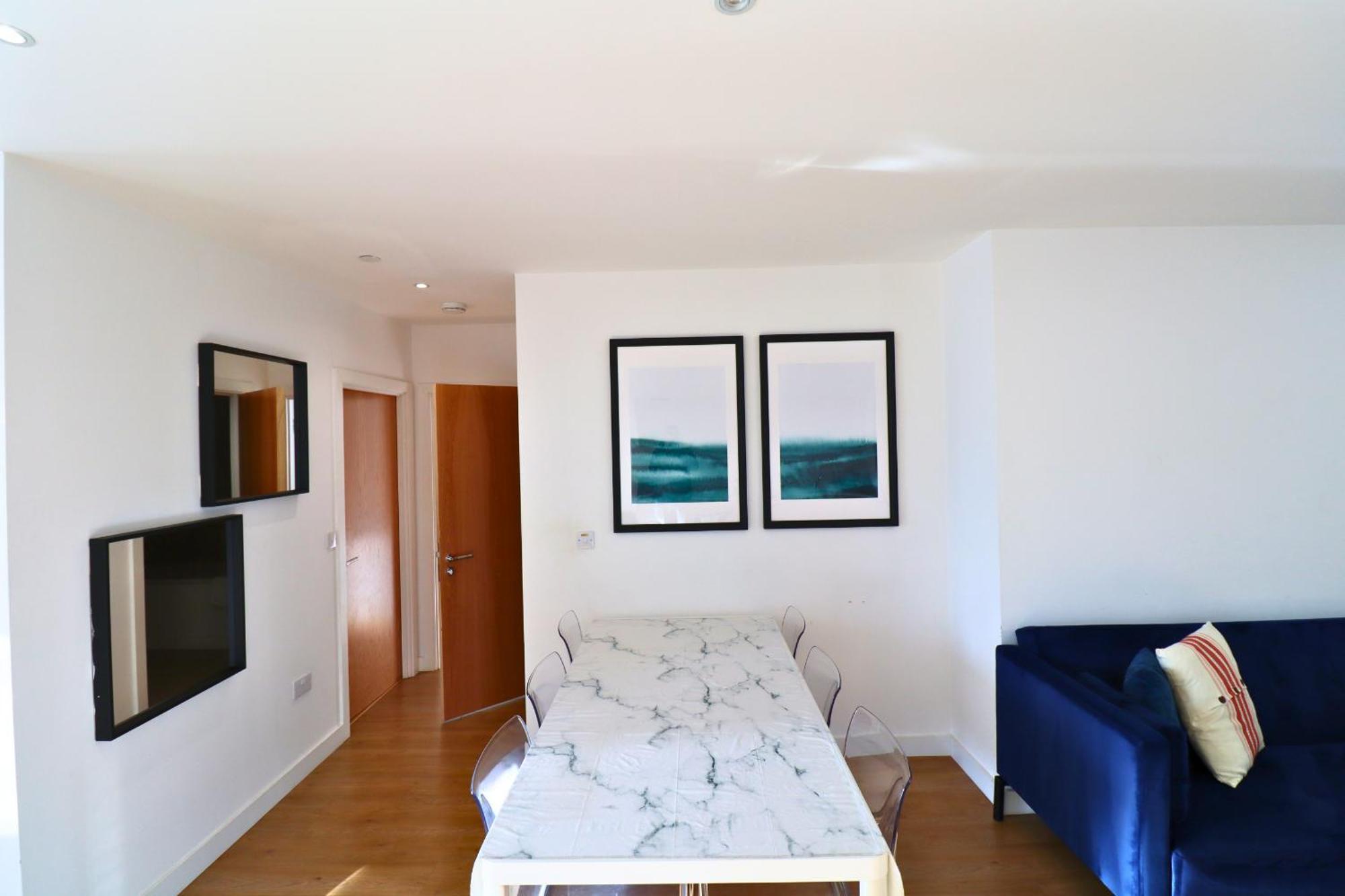 Apartment Rwh Beautiful Two Bedroom
